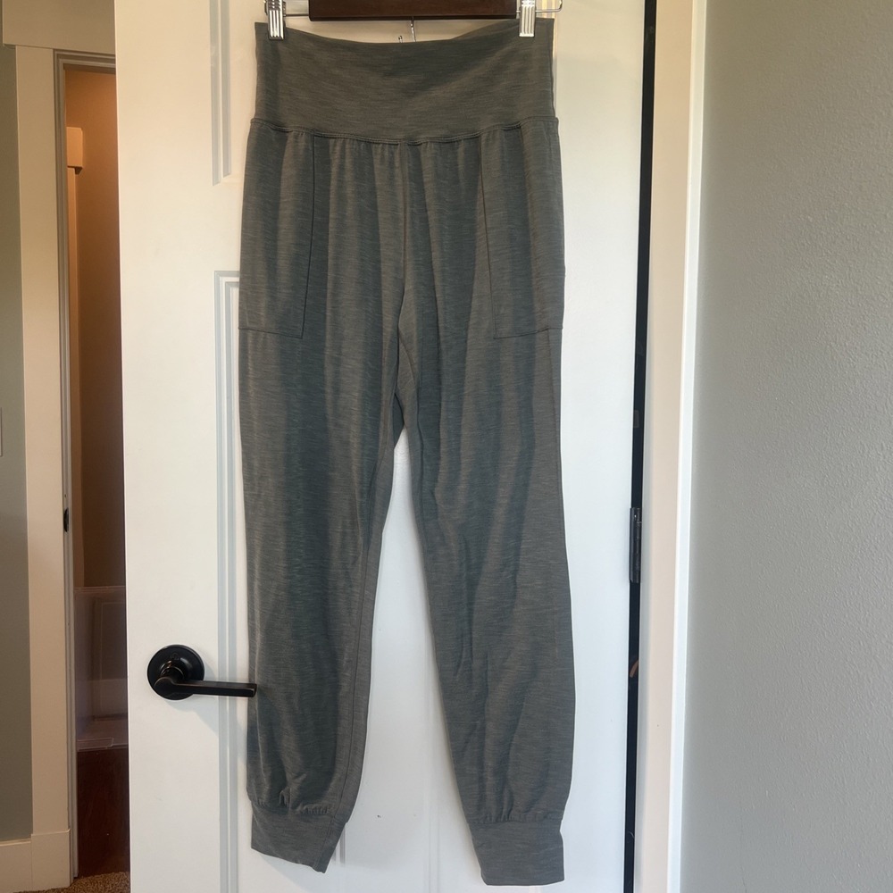 Athleta Pants Womens Small Green Salutation Jogger Yoga Gym Workout Lounge